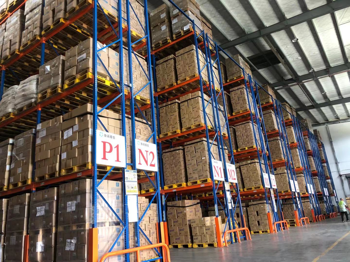 重型横梁式货架可以用于存放危险化工产品吗?